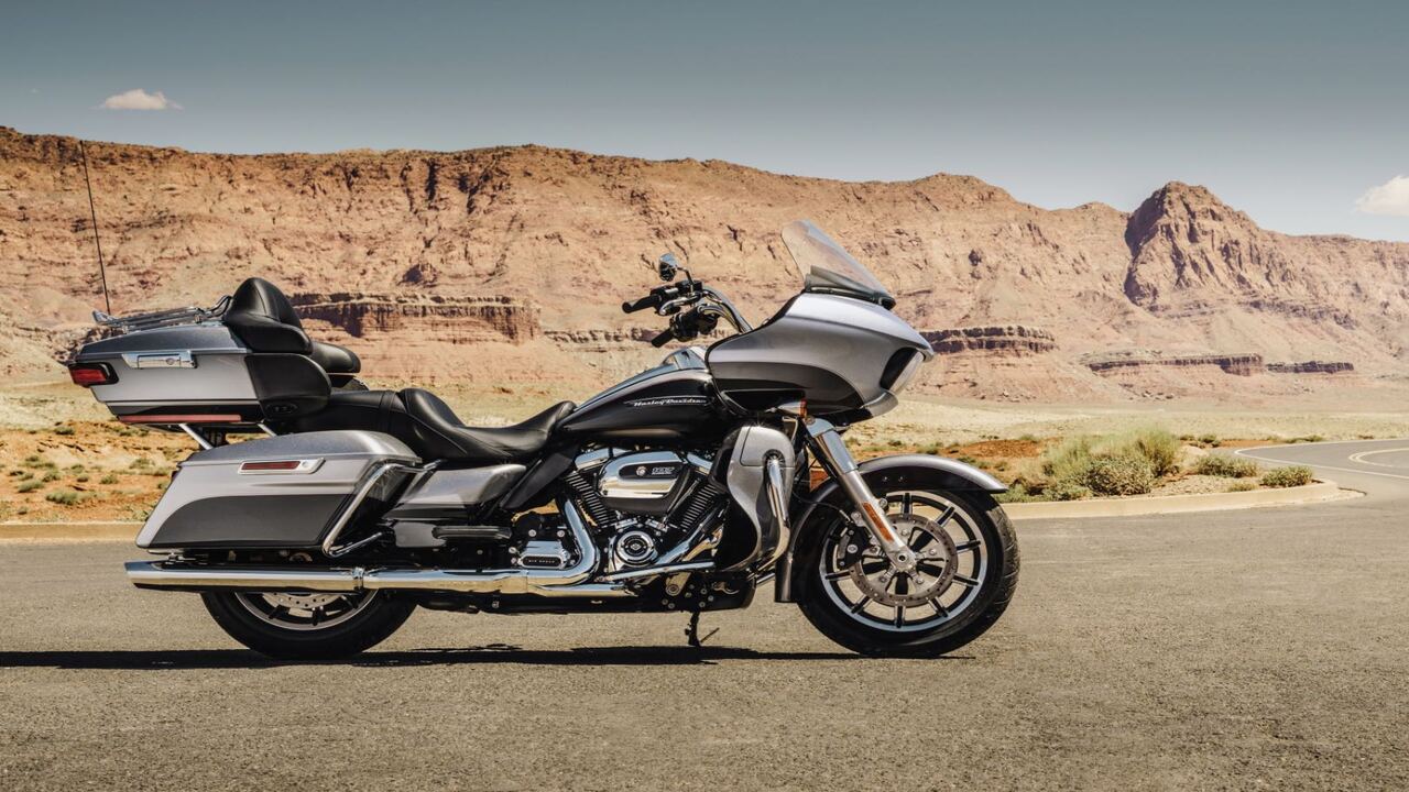 2017 Harley Road Glide Special