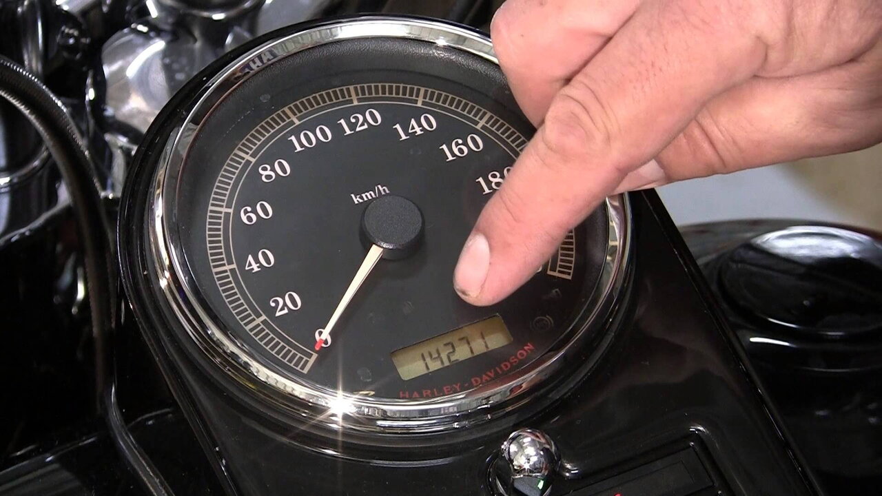 Common Problems with Harley Davidson Instrument Panel Lights and How to Fix Them