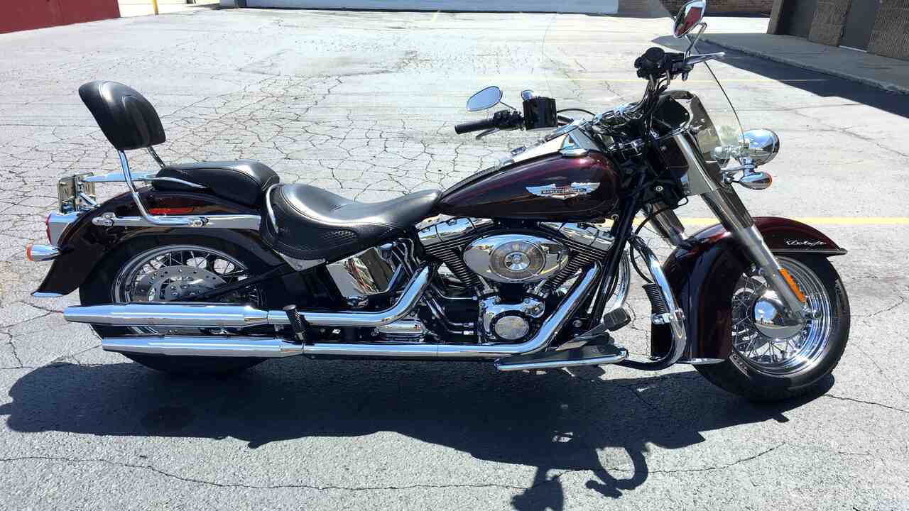 2005 Harley-Davidson Softail Deluxe Model Review