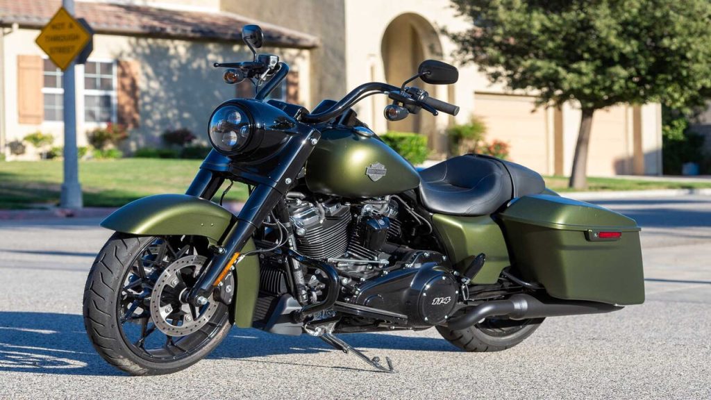 Timeless Elegance Road King Classic Wheels Await!