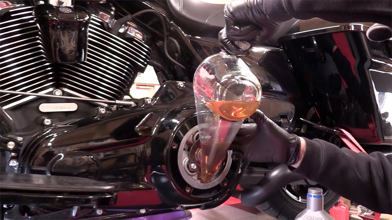 What are the Main Uses of Primary Oil on Harley Davidson
