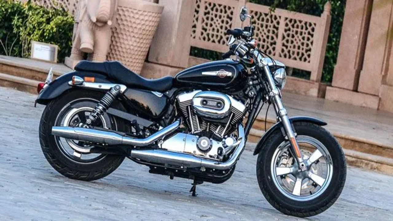 The Harley Sportster Custom 1200's Design And Features