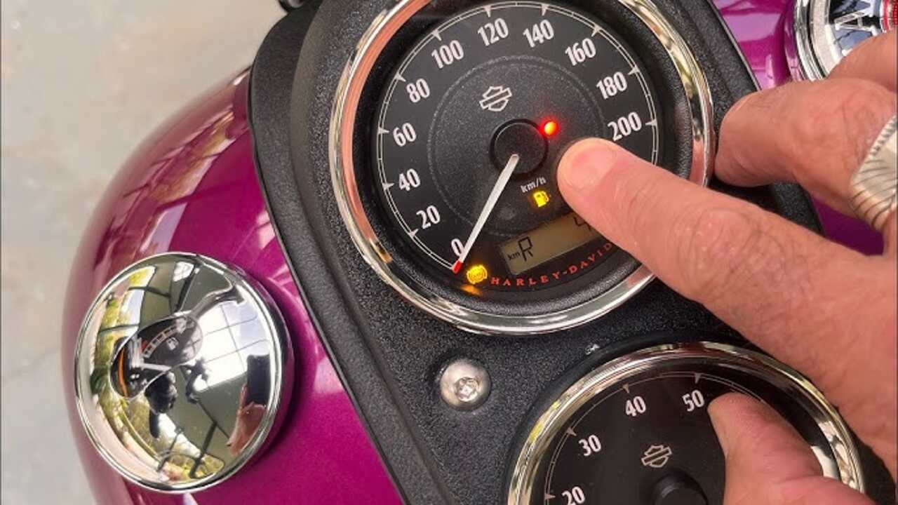 What Does The Red Key Light Mean On A Harley – You Should Know