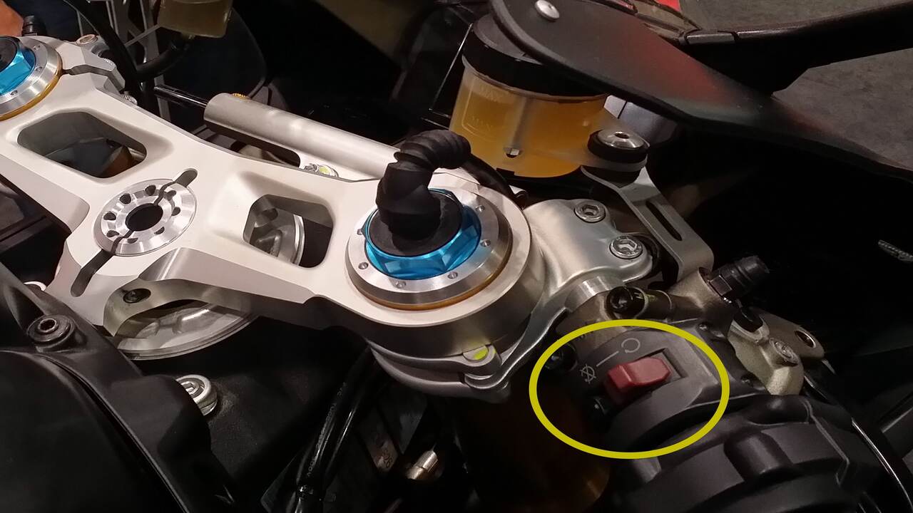 Why The Red Key Light Remains On After Turning The Bike Engine On