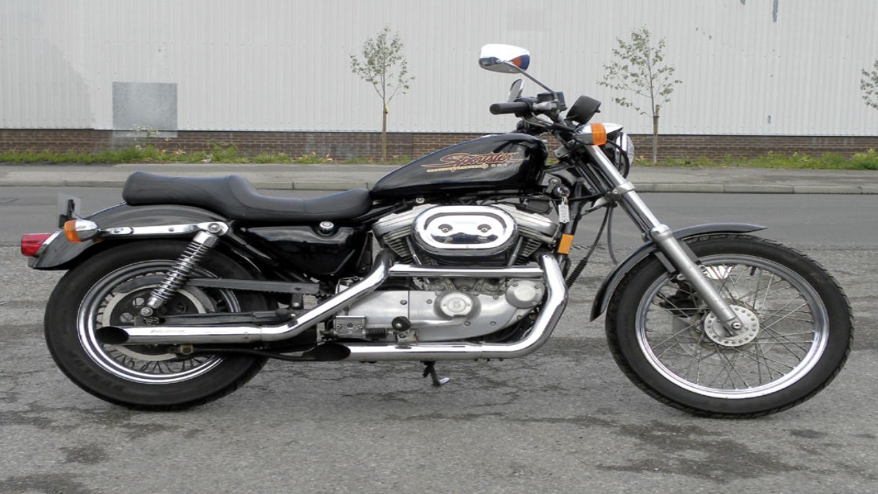 The Harley Sportster Xlh883 - Overview