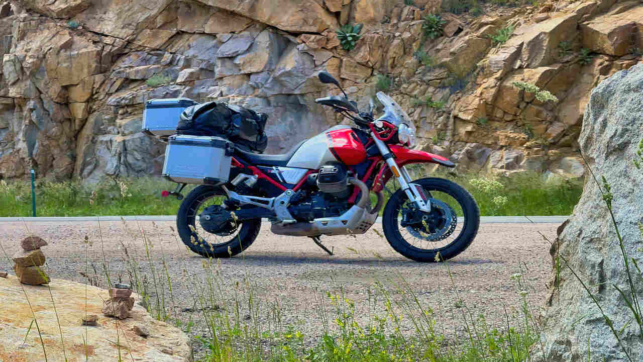 What Makes The Suspension Of The V85 Tt Adventure Stand Out